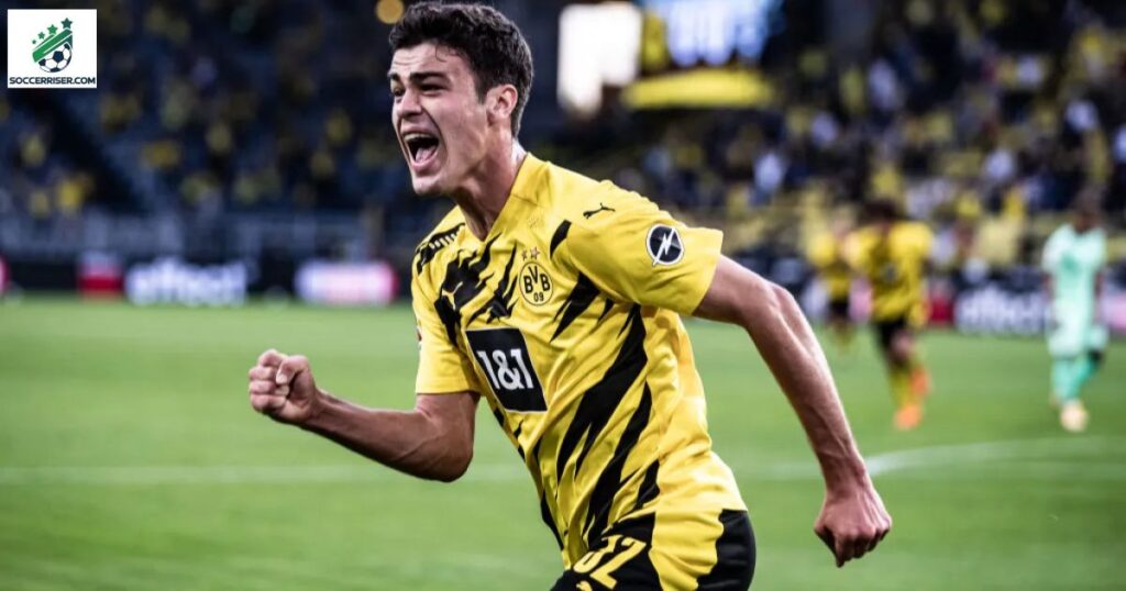 Giovanni Reyna, an American midfielder, who plays for Borussia Mönchengladbach and USMNT