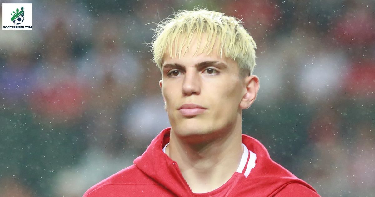 Alejandro Garnacho 2026 net worth, salary and girlfriend
