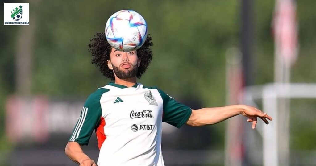César Huerta “Chino”: Mexican Star Winger