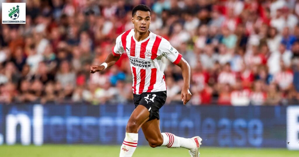 Cody Gakpo in action for PSV