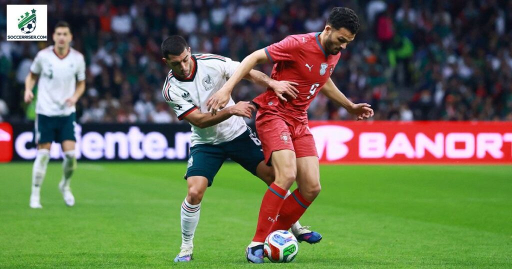 Érik Lira in action for Cruz Azul