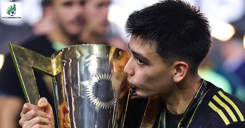 Gilberto Mora, Mexico's wonderkid with Gold Cup Trophy