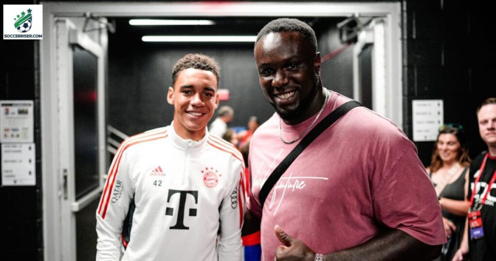 Jamal Musiala with his father