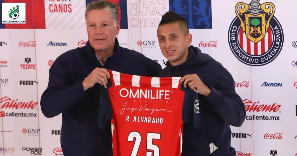 Roberto Alvarado with Chivas till 2029